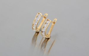 Arany gyermek fülbevaló fehér kővel 9mm belső méret  - Ezüst baba fülbevalók