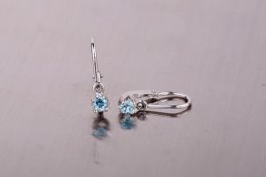 Fehérarany bébifülbevaló világoskék kővel bf-02-fa - Arany baba fülbevalók