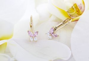 Arany gyermekfülbevaló rózsaszín-fehér kővel x.-a140.4.10s-r - Arany baba fülbevalók