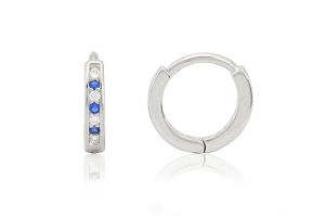 Ezüst baba fülbevaló bepattintós keskeny karika ródiumbevonatos 6mm sötétkék és fehér - Ezüst baba fülbevalók