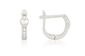 Ezüst baba fülbevaló franciakapcsos fehér köves apró szívecskével ródiumbevonatos - Ezüst baba fülbevalók