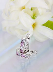 Ezüst gyermek fülbevaló rózsaszín fehér köves francia záras - Ezüst gyerek fülbevaló